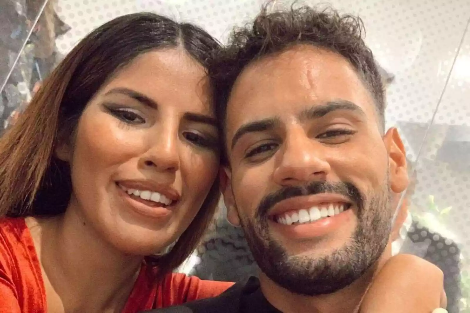 Sorpresa en el hospital: Isa Pantoja y Asraf Beno no ocultan lo ocurrido  con su hijo