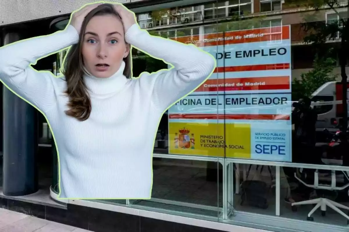 Una mujer con expresión de sorpresa se encuentra frente a una oficina de empleo en Madrid.