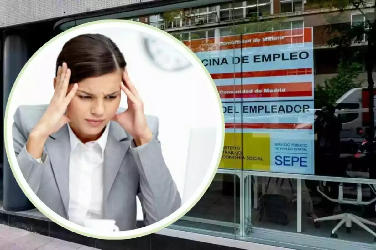 Una mujer con expresión de preocupación y estrés, con las manos en la cabeza, y al fondo una oficina de empleo de la Comunidad de Madrid.