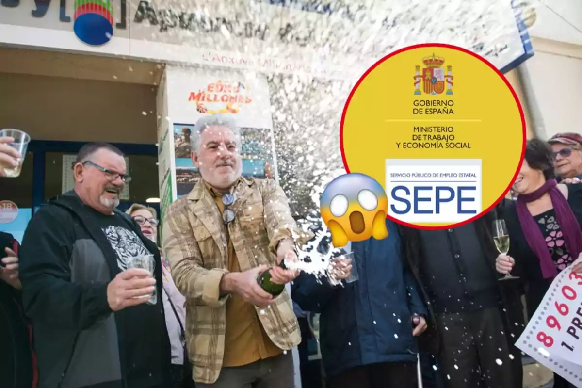 Un grupo de personas celebra con champán frente a un establecimiento, mientras una persona sostiene un cartel del SEPE del Ministerio de Trabajo y Economía Social de España.