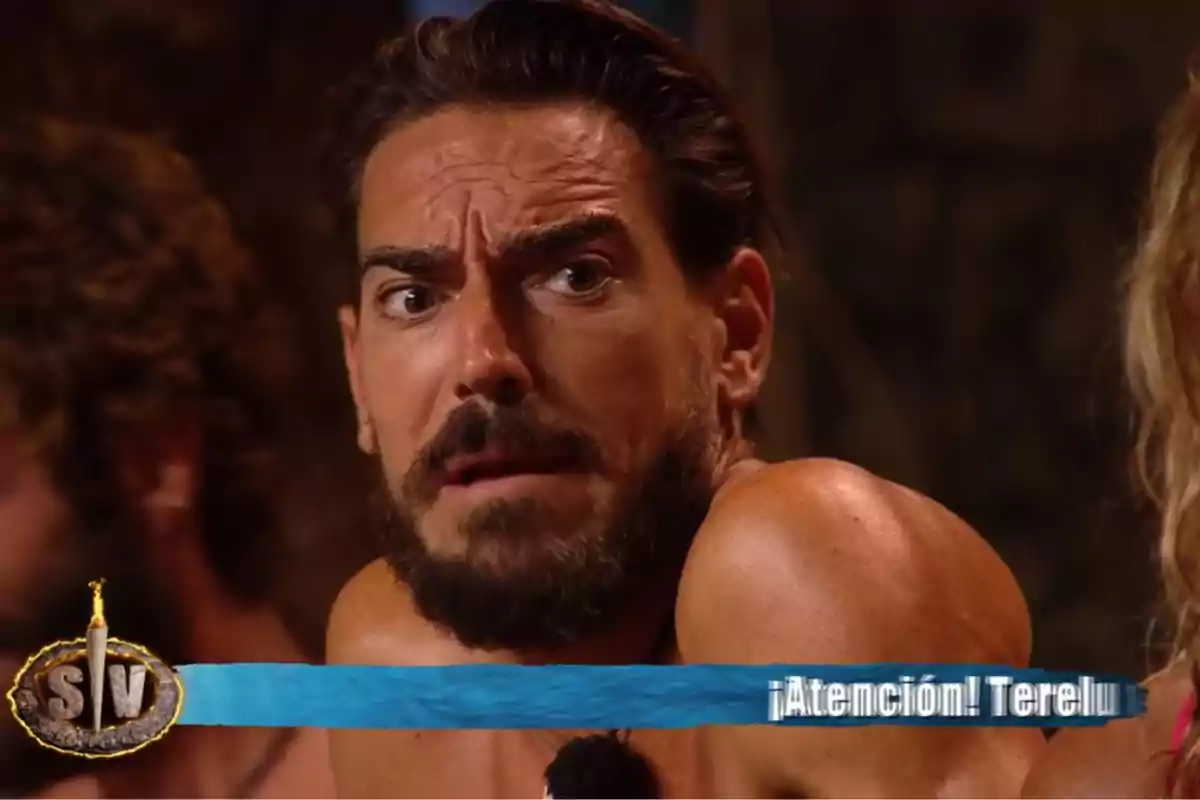 Damián Quintero con expresión de sorpresa o preocupación en un programa de televisión. Captura de 'Superivientes' Damián Quintero con expresión de sorpresa o preocupación en un programa de televisión. Captura de 'Superivientes'