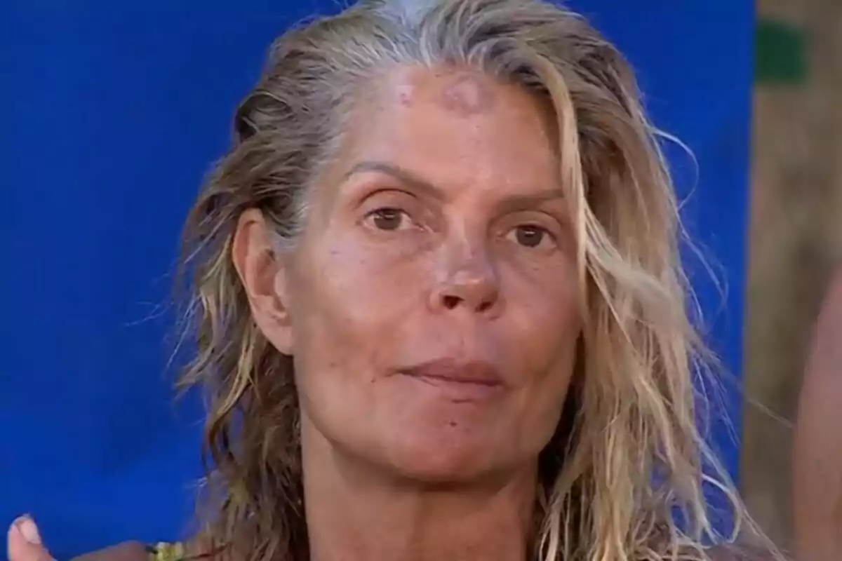 Makoke con expresión seria frente a un fondo azul. Captura de 'Supervivientes' Makoke con expresión seria frente a un fondo azul. Captura de 'Supervivientes'
