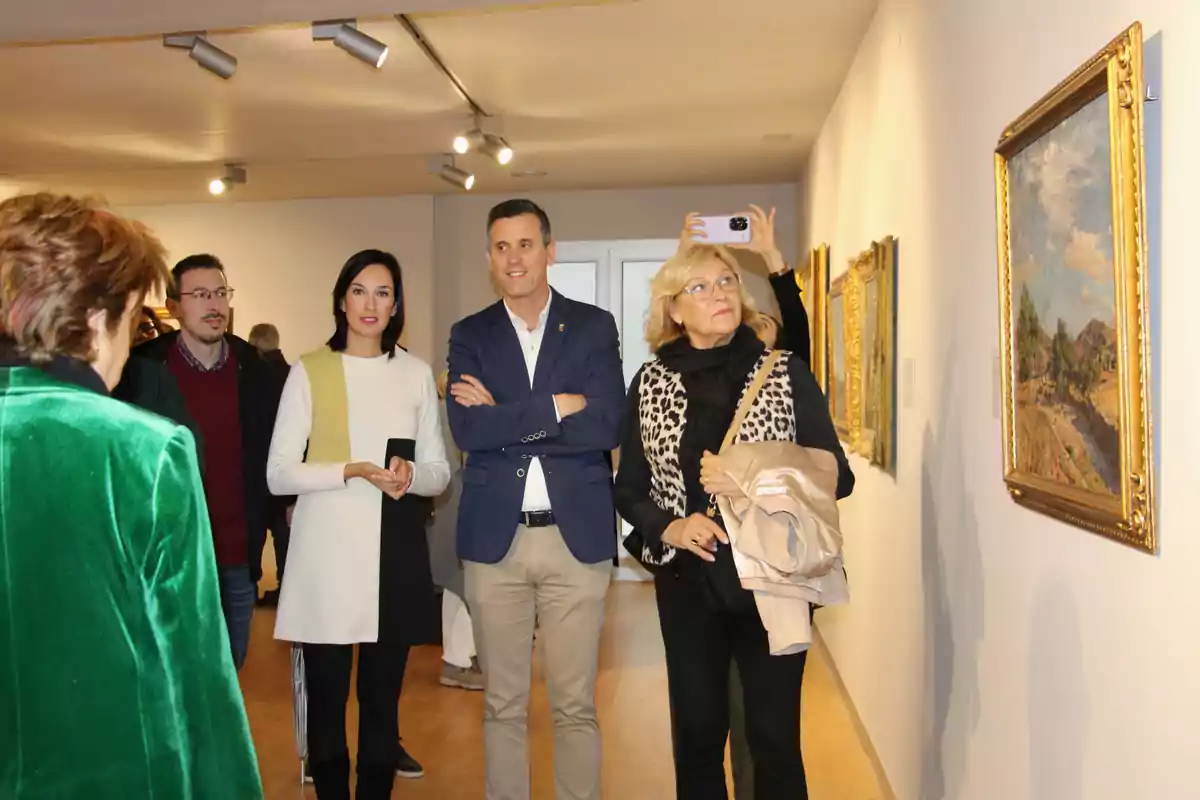 La concejala de Cultura, María España, durante la inauguración