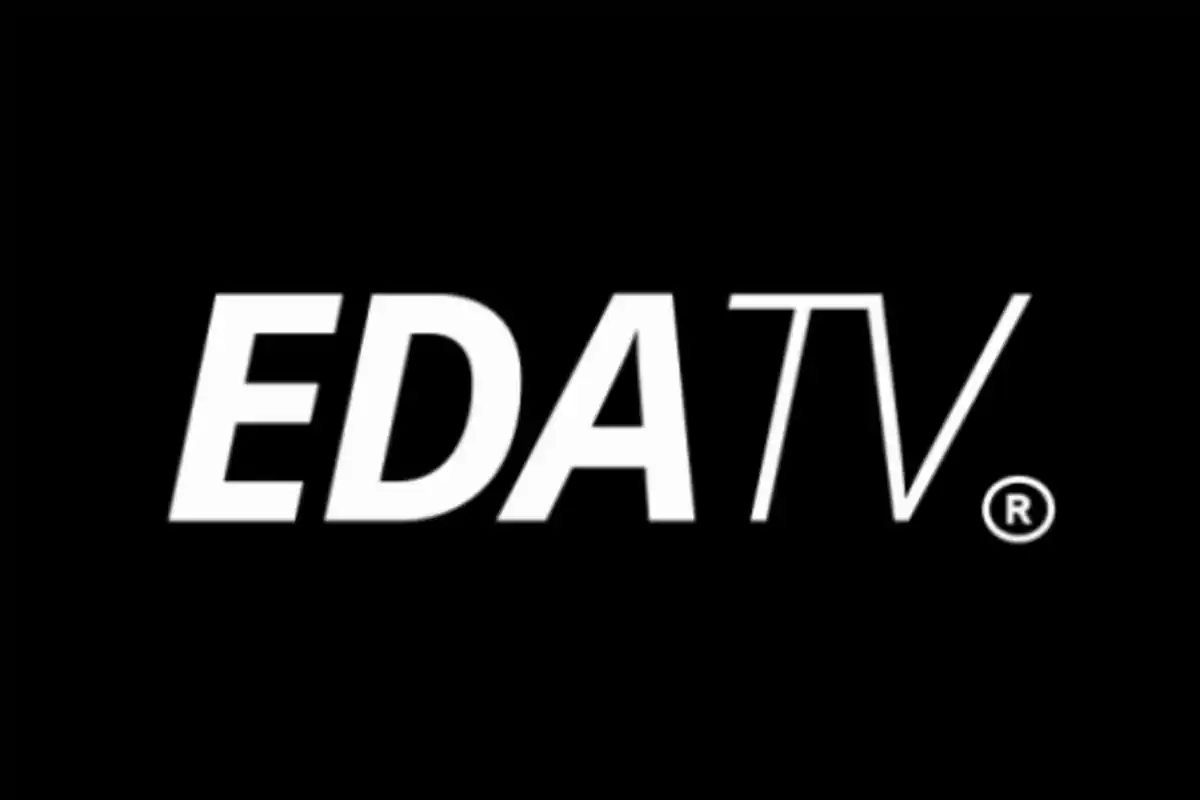 Logotipo de EDA TV en letras blancas sobre fondo negro.