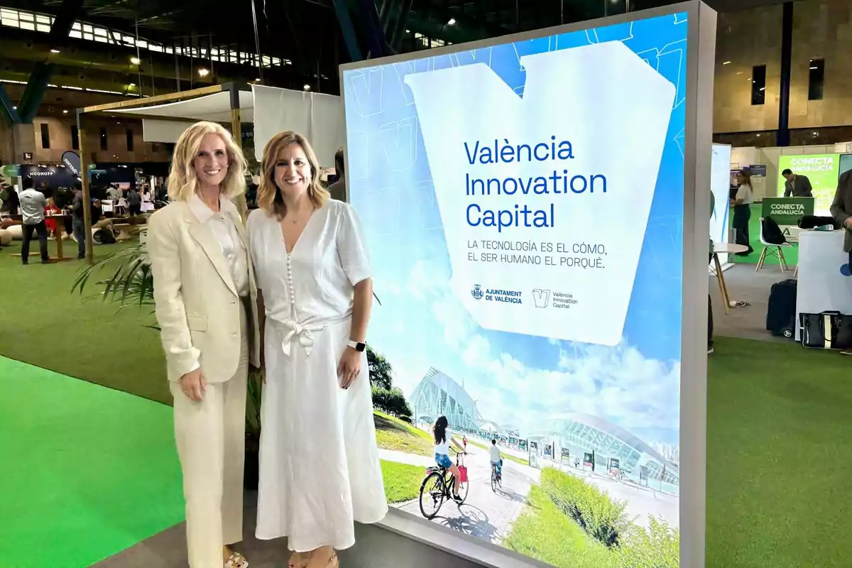 Catalá en el stand de "València Innovation Capital"