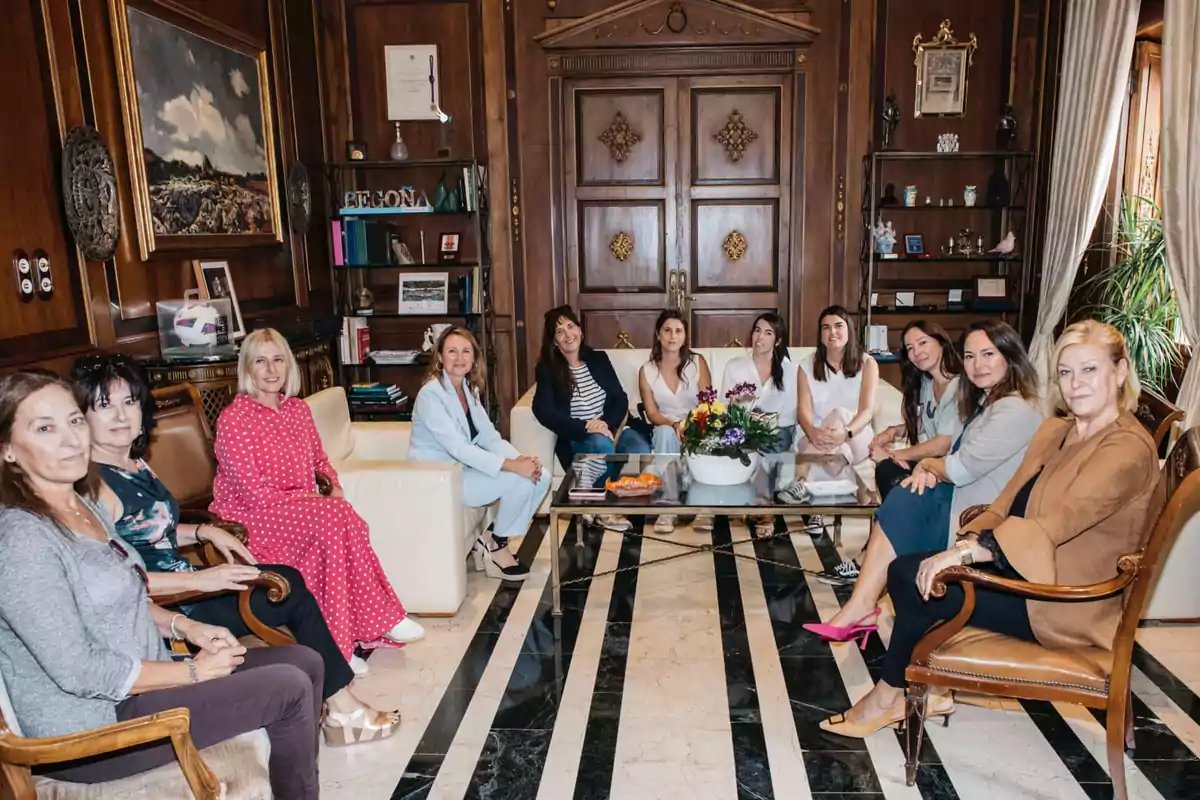 Begoña Carrasco, alcaldesa de Castellón, durante la reunión